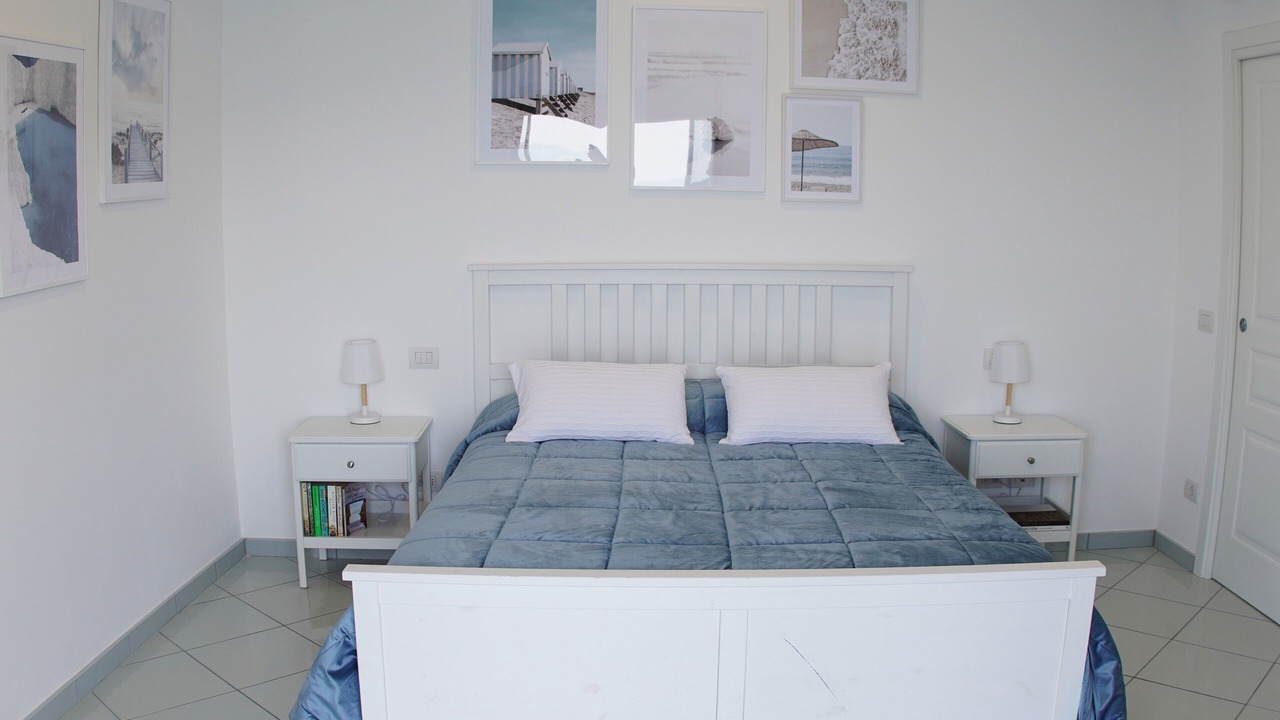 Photo of Bedroom in Meta