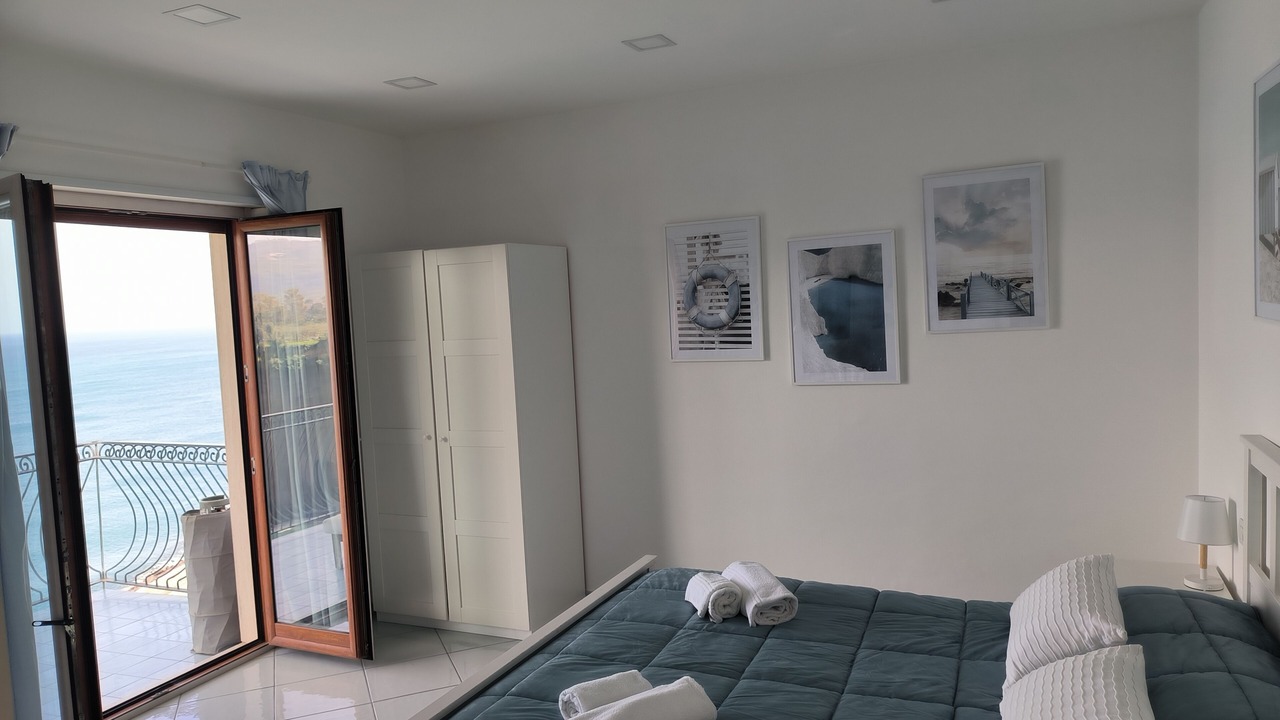 Photo of Bedroom in Meta