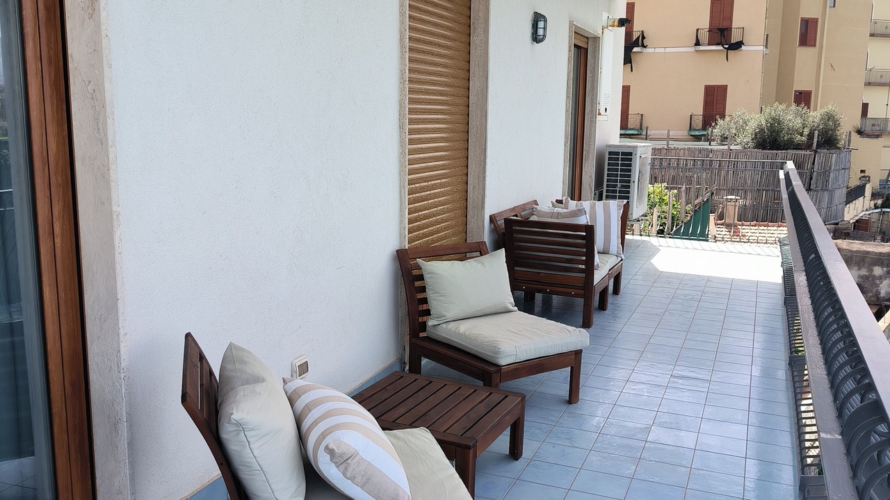 Photo of Patio Balcony in Meta