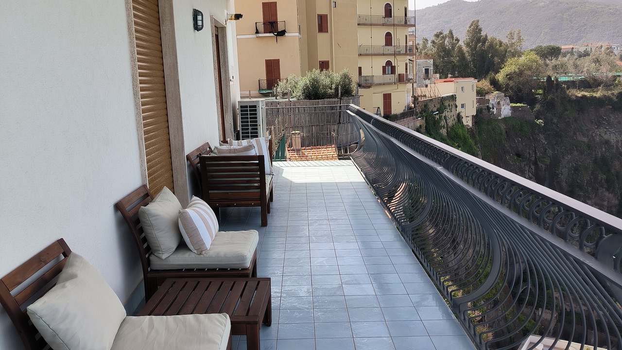 Photo of Patio Balcony in Meta