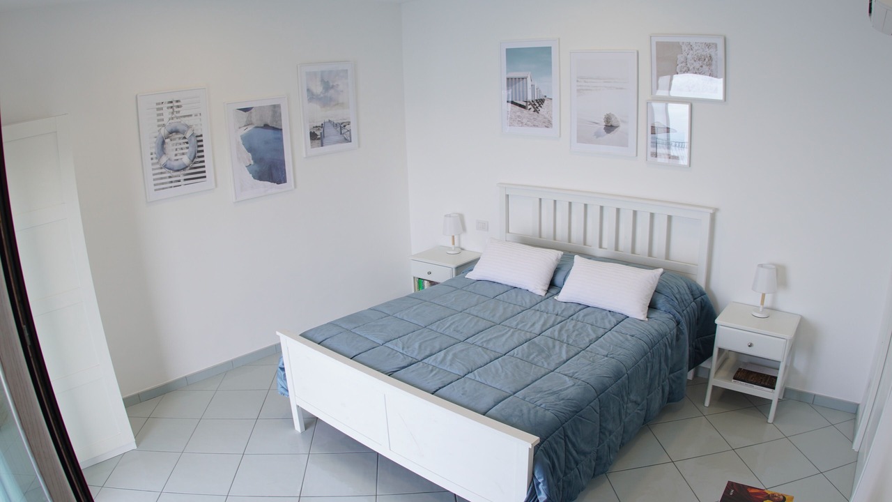 Photo of Bedroom in Meta