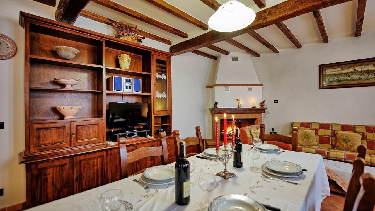 Photo of Livingroom in Portole