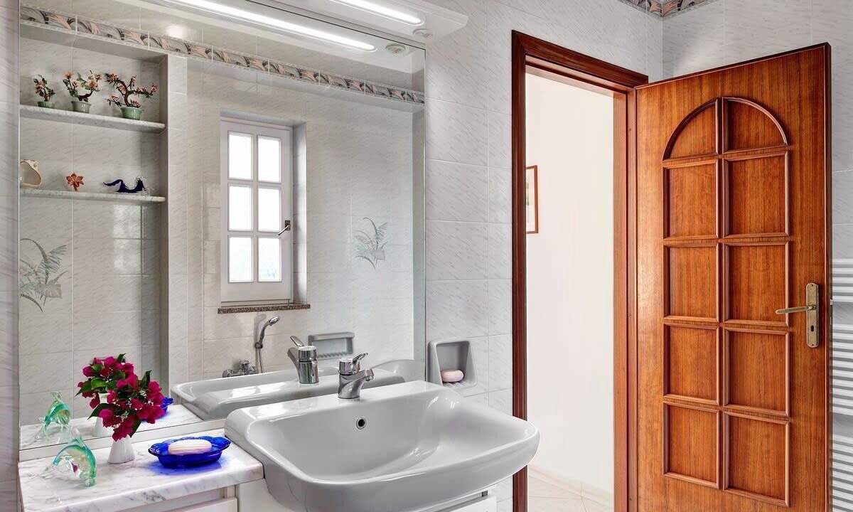 Photo of Bathroom in Sirenuse