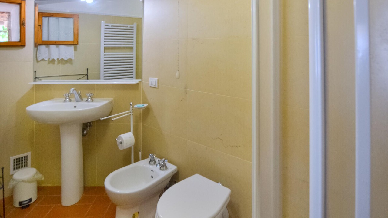 Photo of Bathroom in Loro Ciuffenna