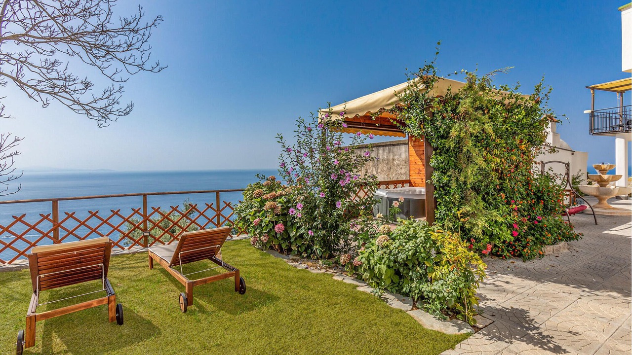 Photo of Bedroom in Furore