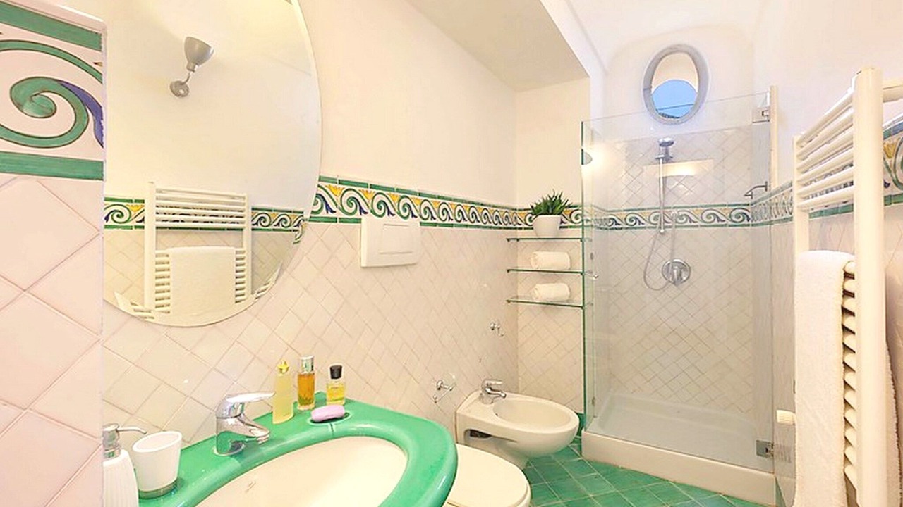 Photo of Bathroom in Meta