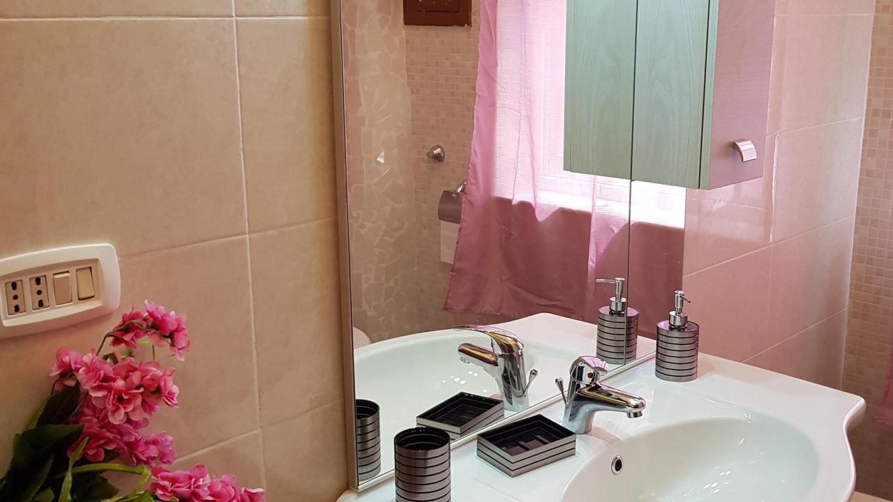 Photo of Bathroom in Naples City Centre