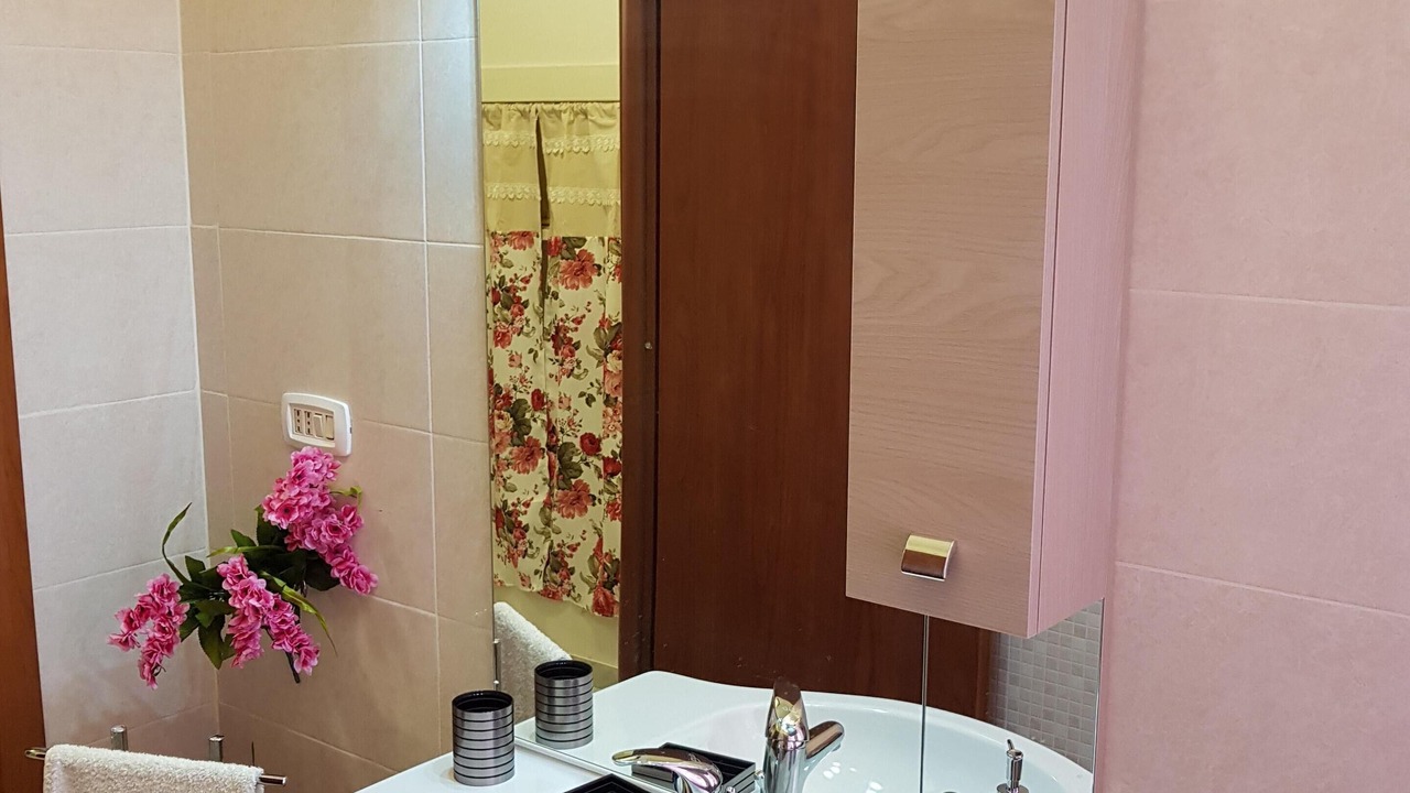 Photo of Bathroom in Naples City Centre