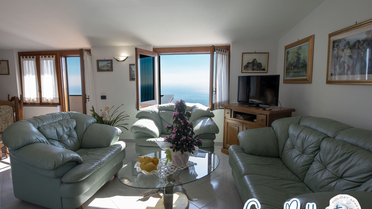 Photo of Livingroom in Furore