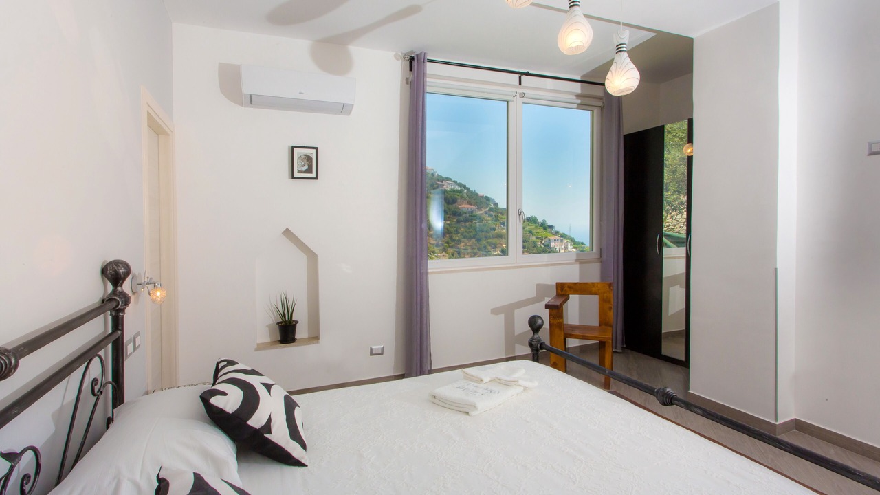 Photo of Bedroom in Furore