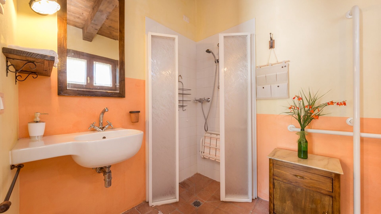 Photo of Bathroom in Montecarotto