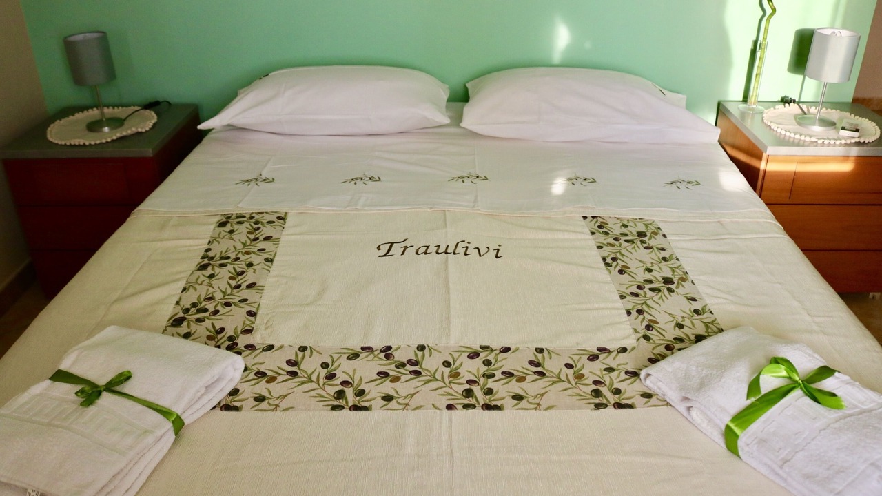 Photo of Bedroom in Meta