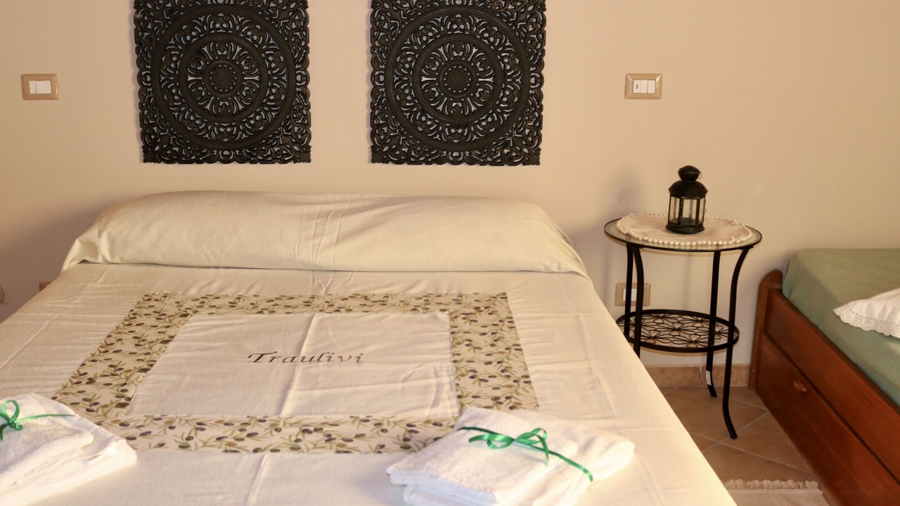 Photo of Bedroom in Meta