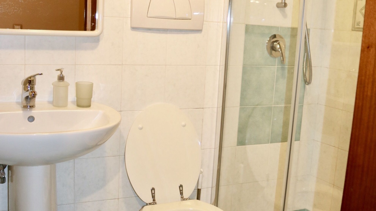 Photo of Bathroom in Meta