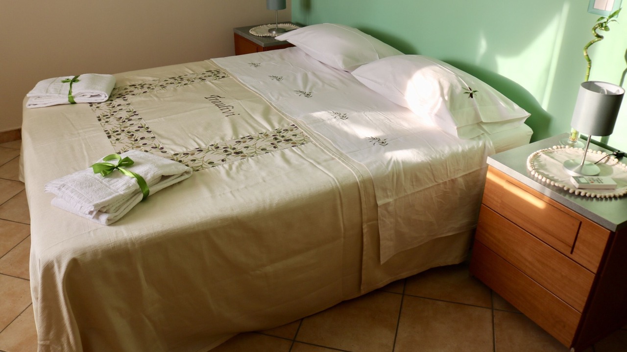 Photo of Bedroom in Meta