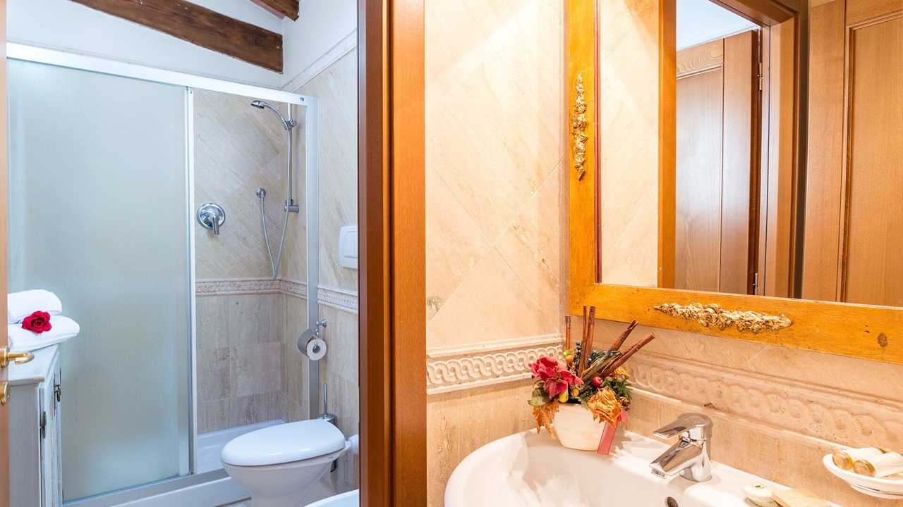 Photo of Bathroom in Torre A Castello