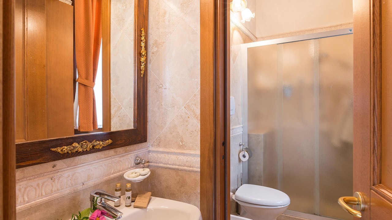 Photo of Bathroom in Torre A Castello