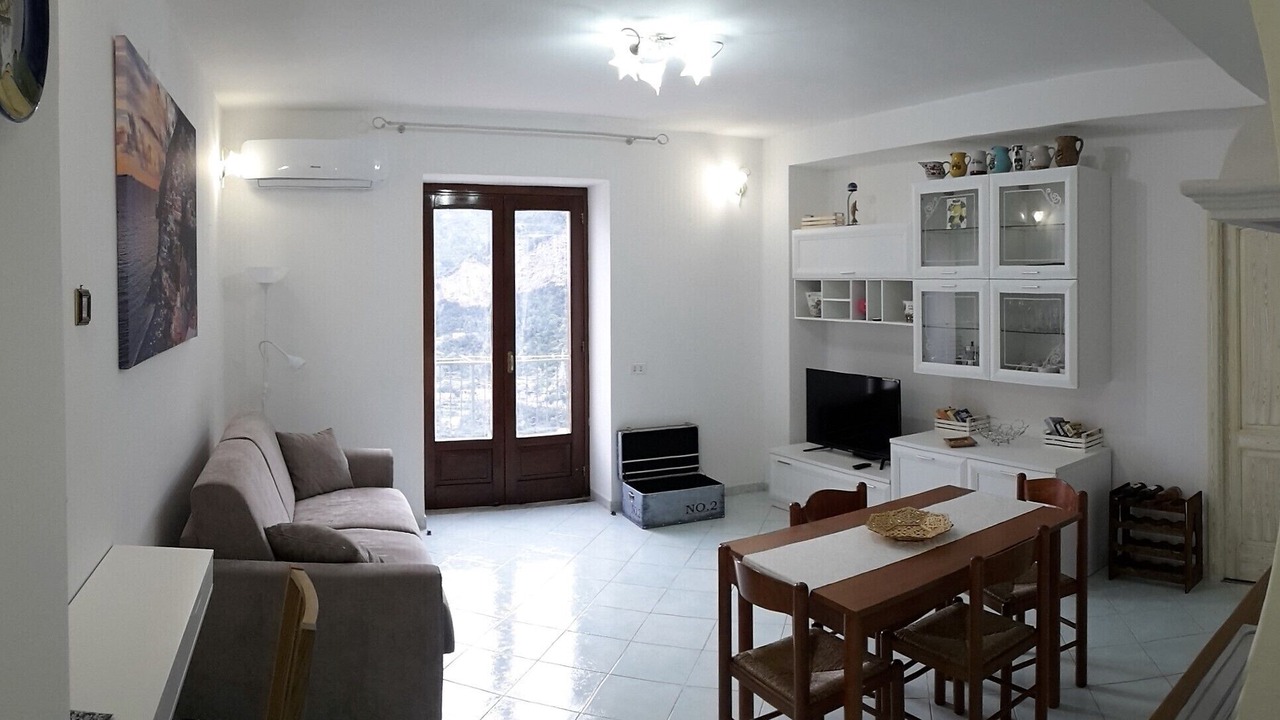 Photo of Livingroom in Montepertuso