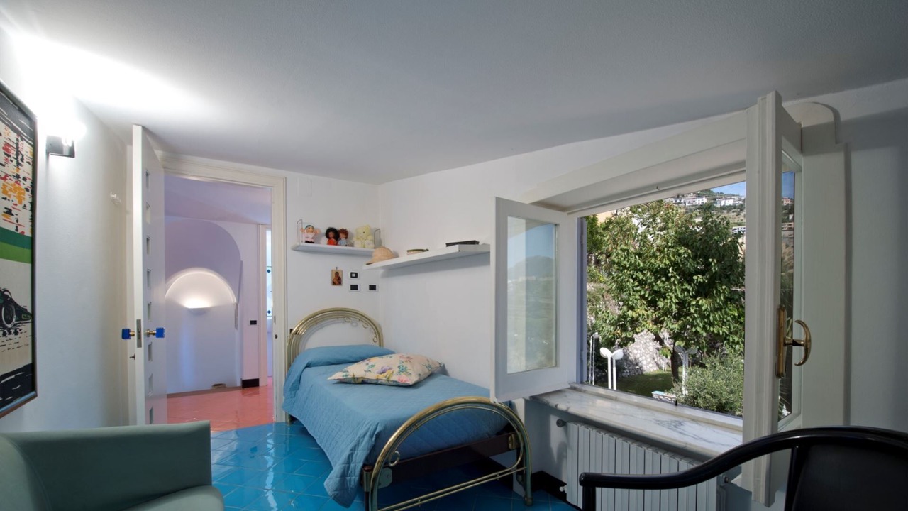 Photo of Bedroom in Scala