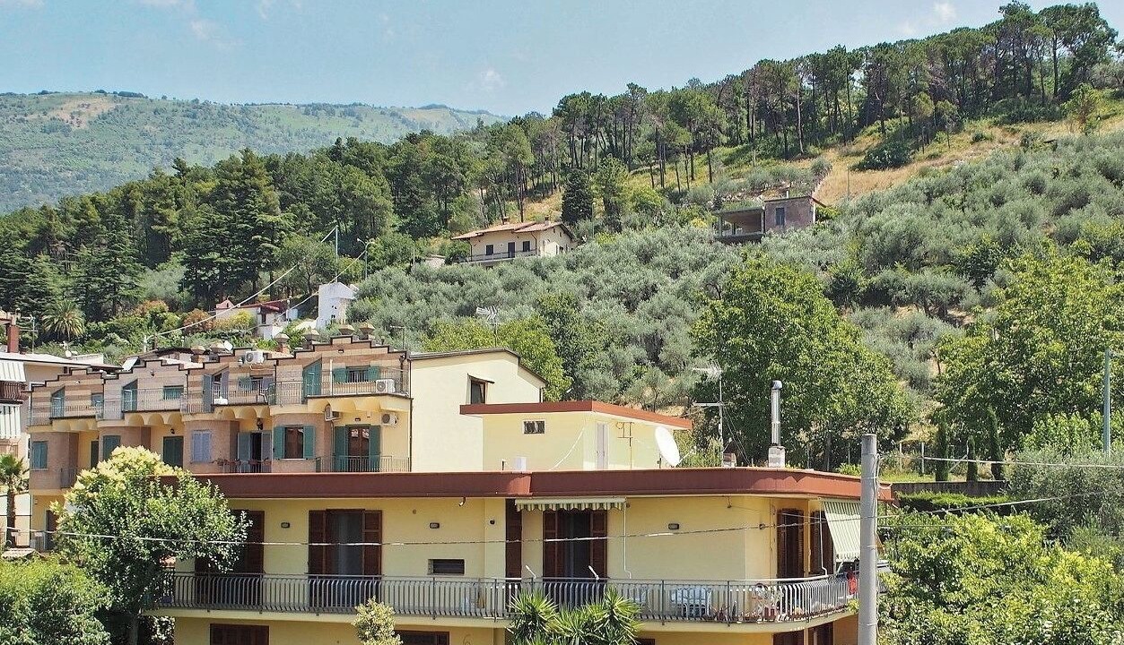 Photo of Outdoor in Quadrelle