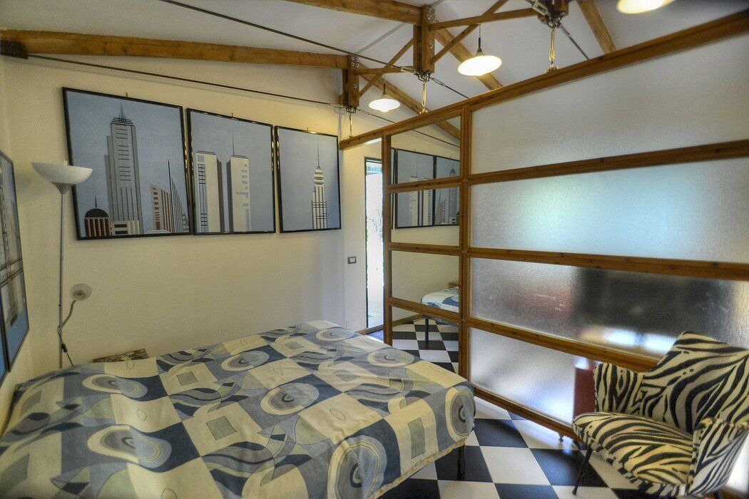 Photo of Bedroom in Meta