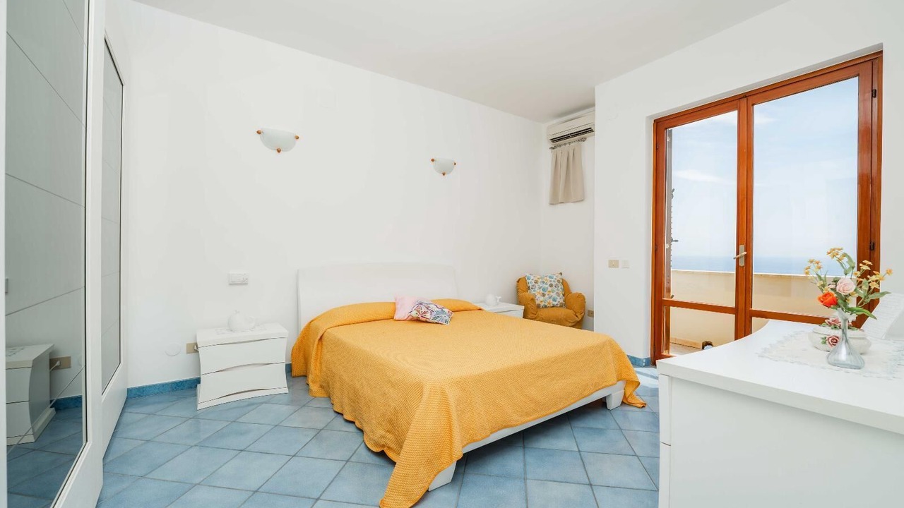 Photo of Bedroom in Pogerola
