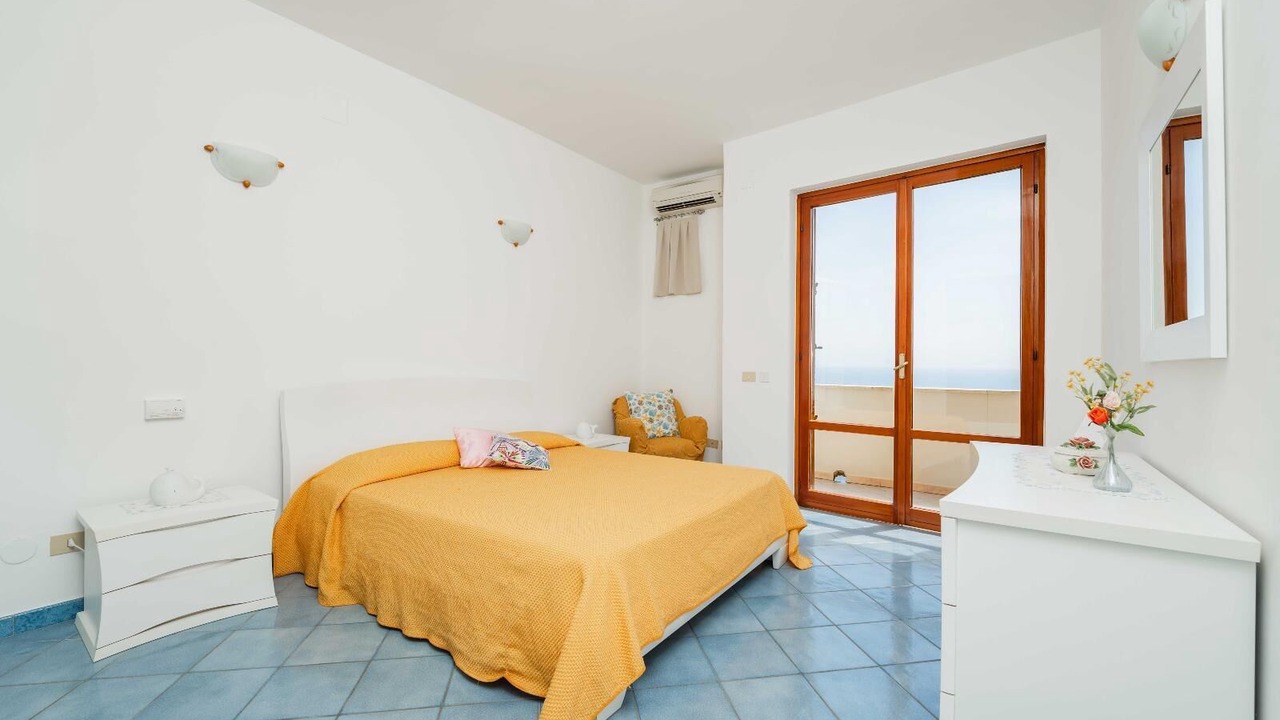 Photo of Bedroom in Pogerola