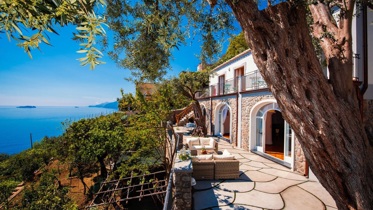 Photo of Patio Balcony in Laurito