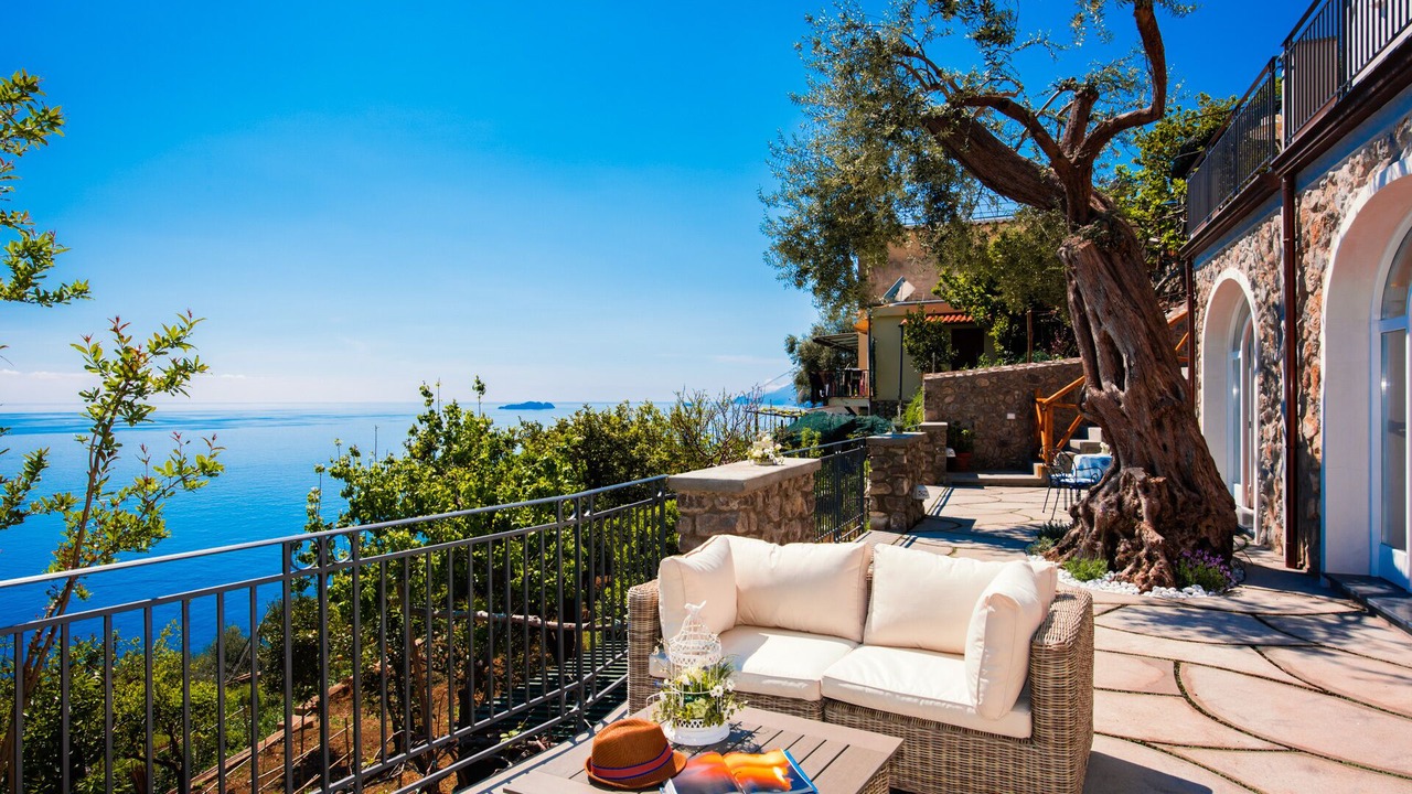Photo of Patio Balcony in Laurito