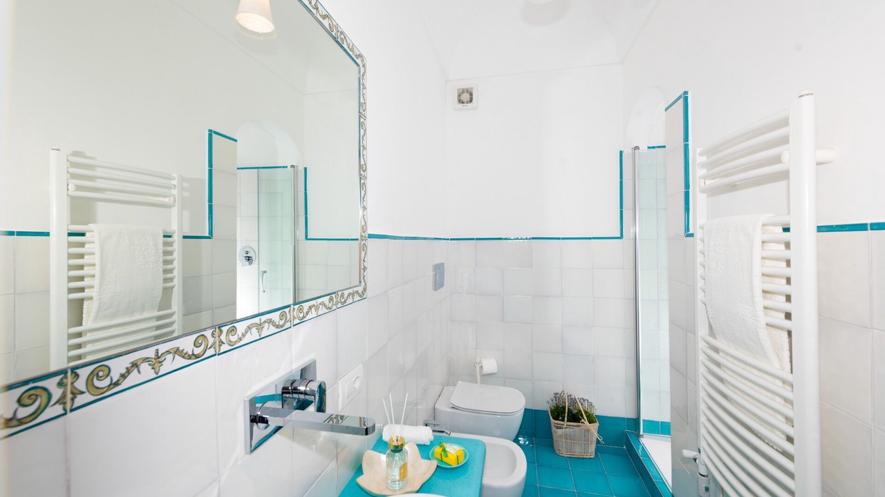 Photo of Bathroom in Laurito