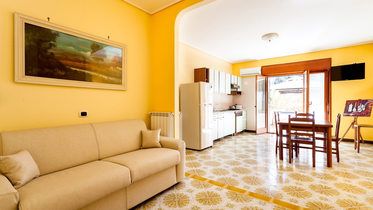 Photo of Livingroom in Sorrento Historic Centre