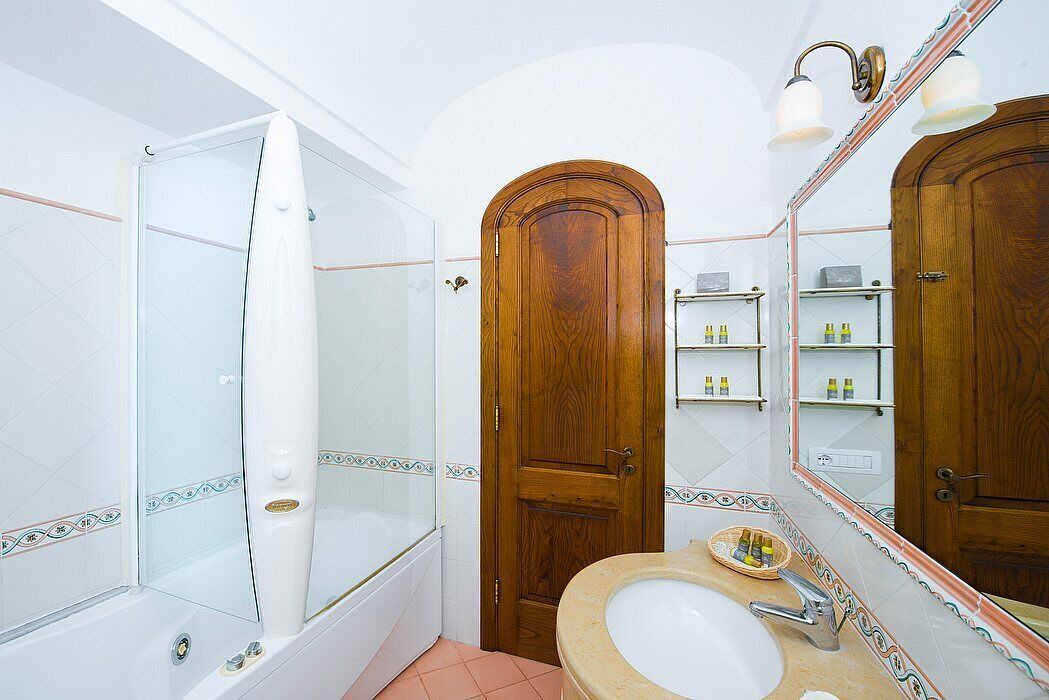 Photo of Bathroom in Path of the Gods