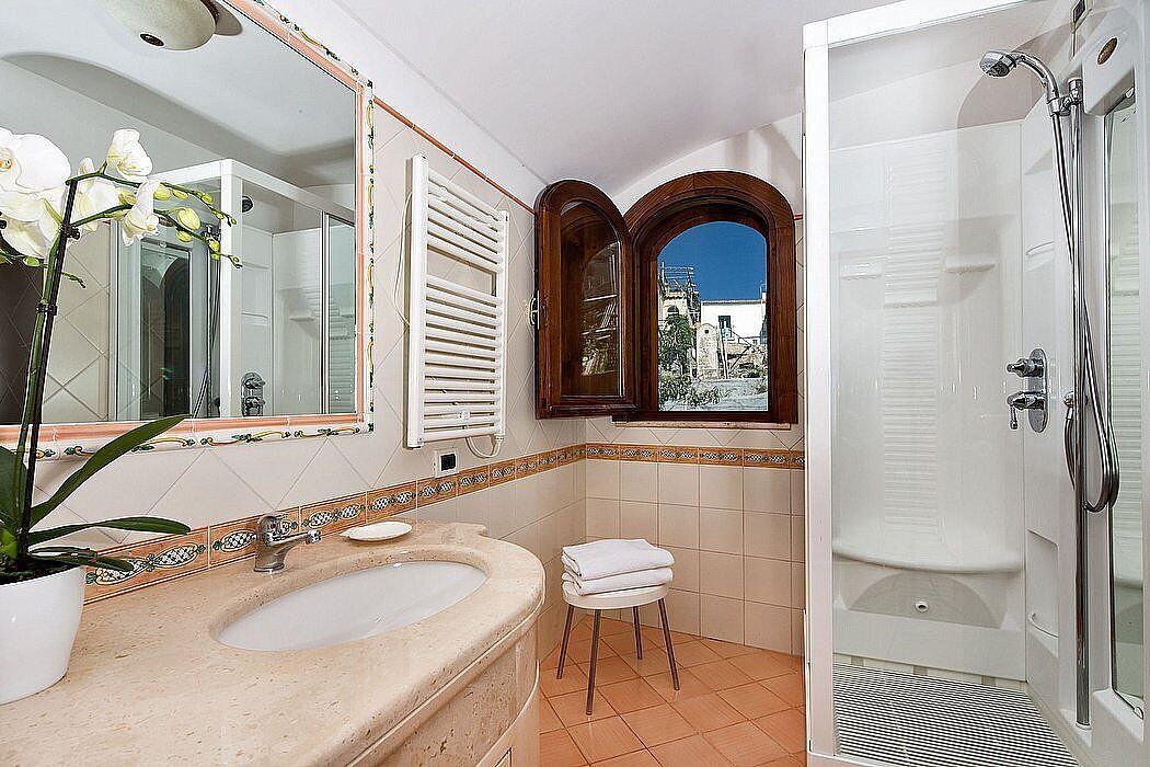 Photo of Bathroom in Path of the Gods