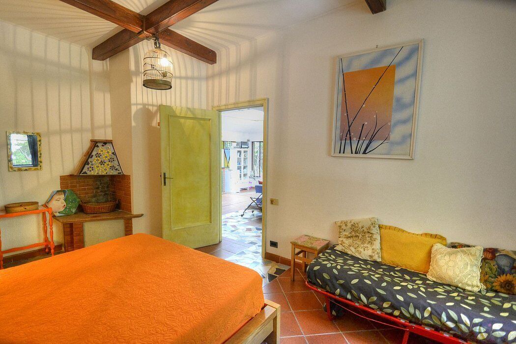 Photo of Bedroom in Meta
