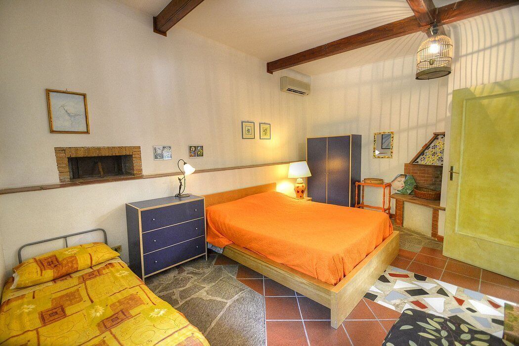 Photo of Bedroom in Meta