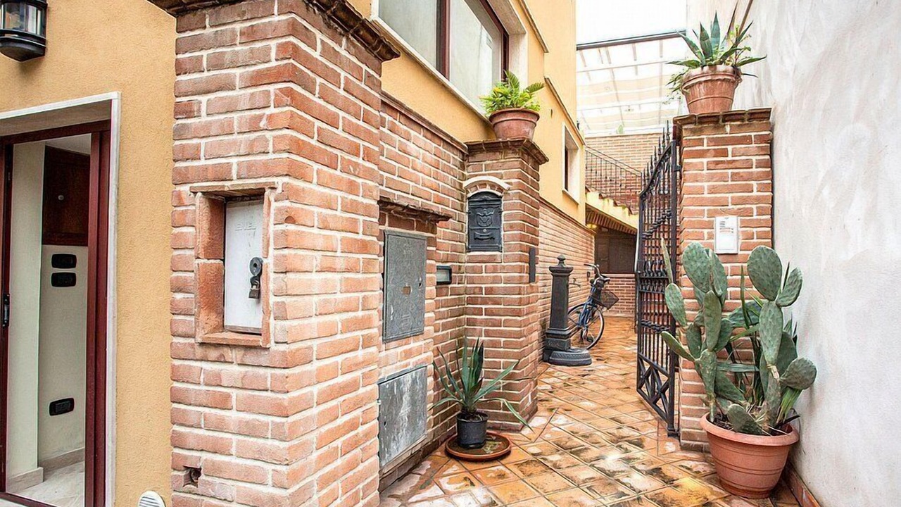 Photo of Outdoor in Locri