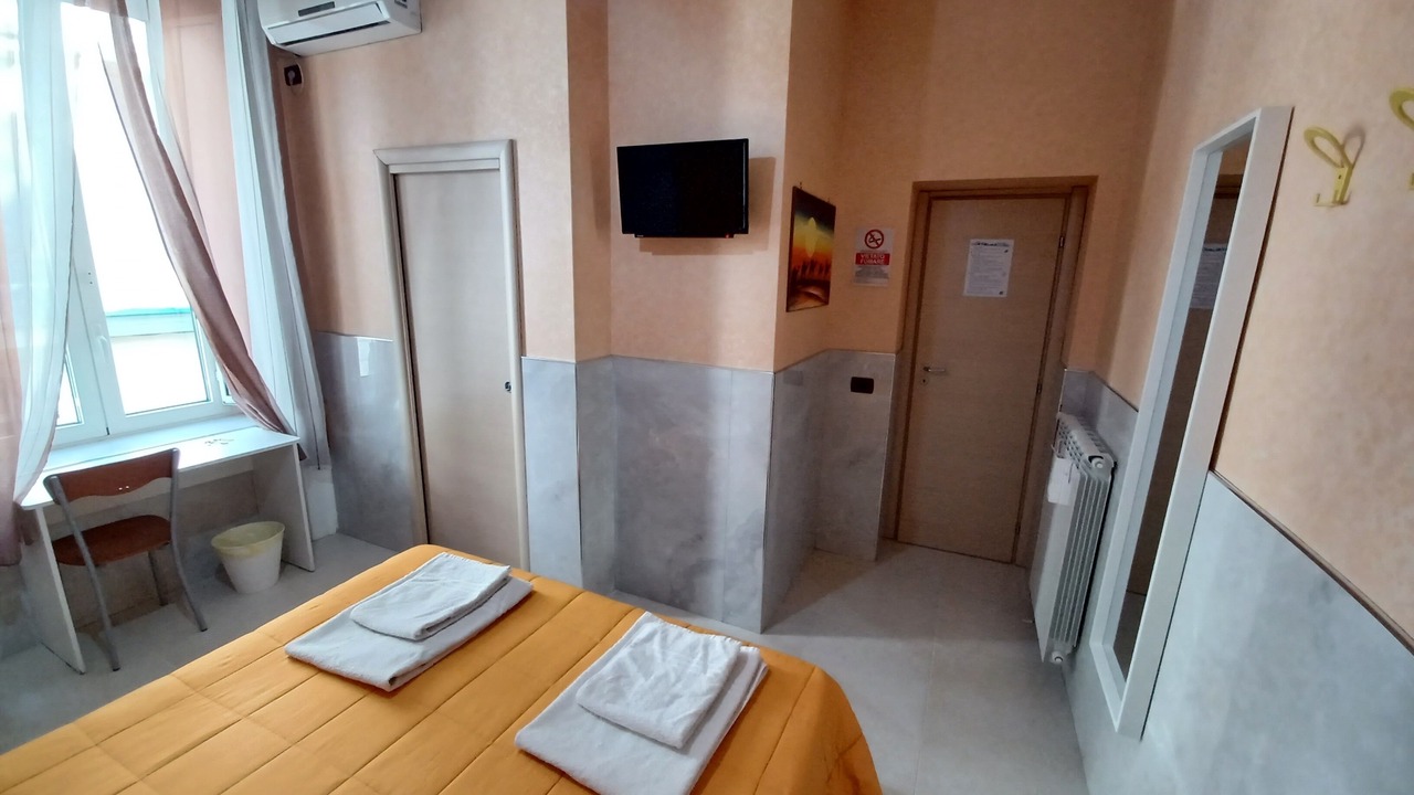 Photo of Bedroom in Naples City Centre