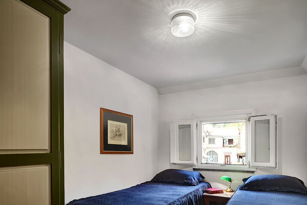 Photo of Bedroom in Meta