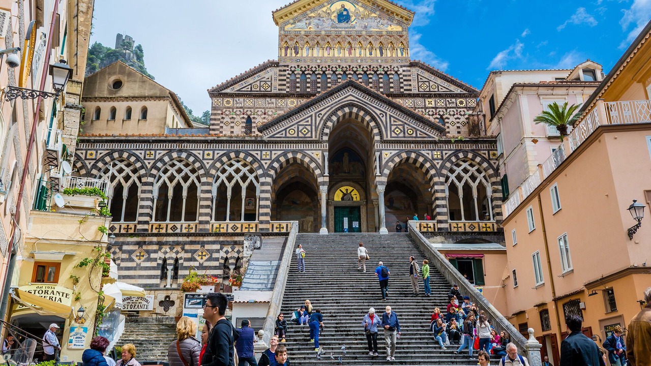 Photo of Others in Piazza-Tralia-Pendolo