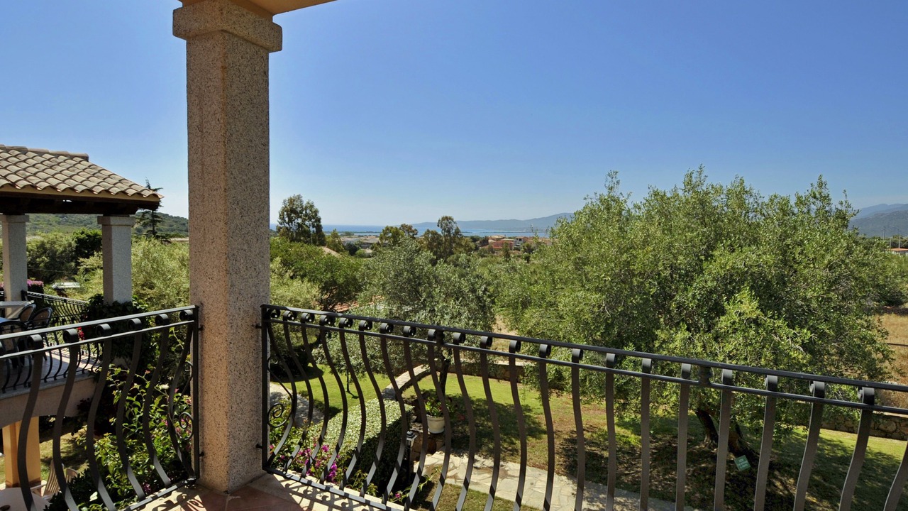 Photo of Patio Balcony in Case Peschiera-Lu Fraili