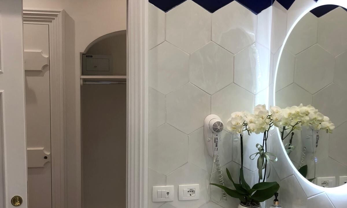 Photo of Bathroom in Sorrento Historic Centre