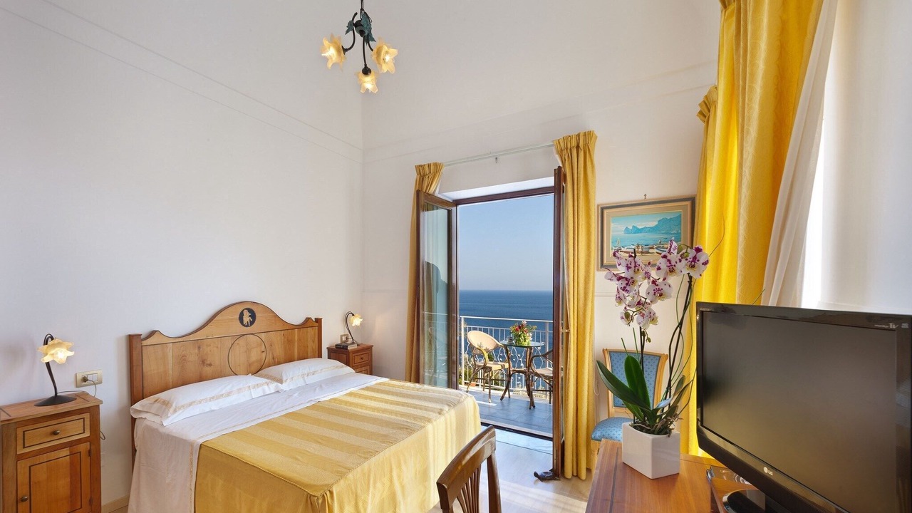 Photo of Bedroom in Sirenuse