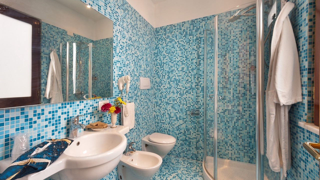 Photo of Bathroom in Sirenuse