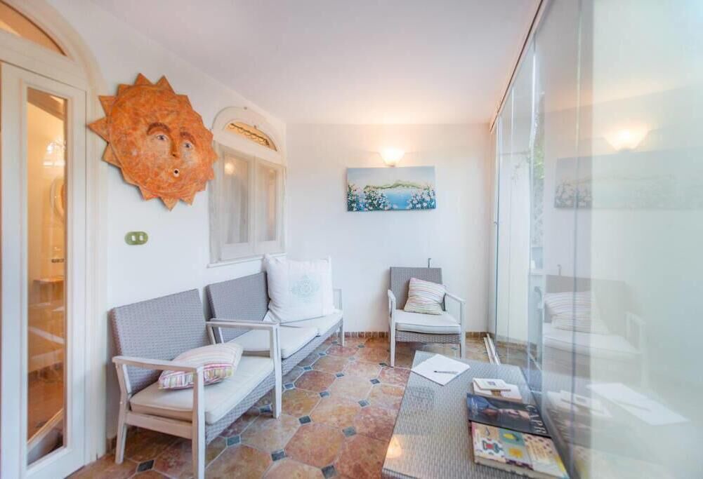Photo of Livingroom in Capri