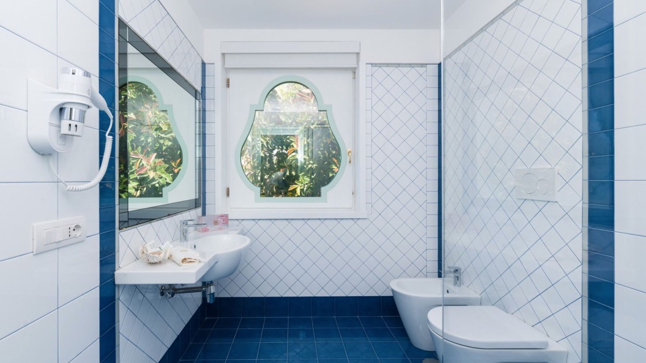 Photo of Bathroom in Sirenuse