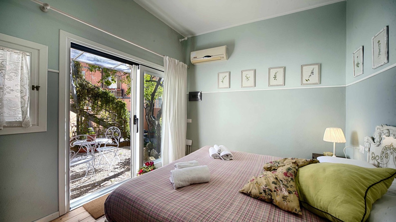 Photo of Bedroom in Olbia City Centre