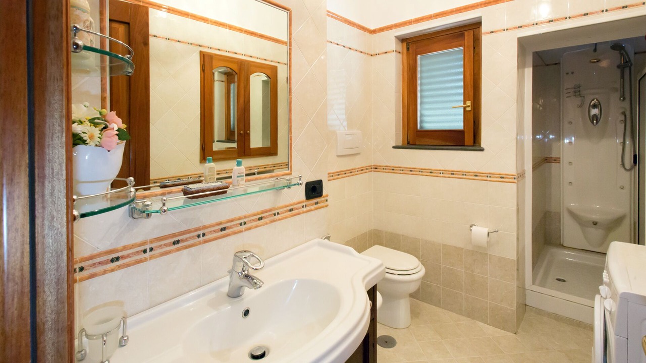 Photo of Bathroom in Furore