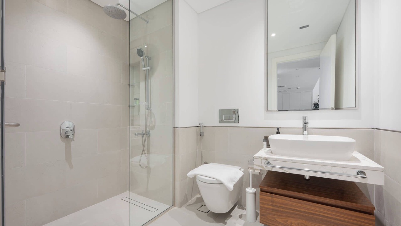 Photo of Bathroom in Umm Suqeim 3