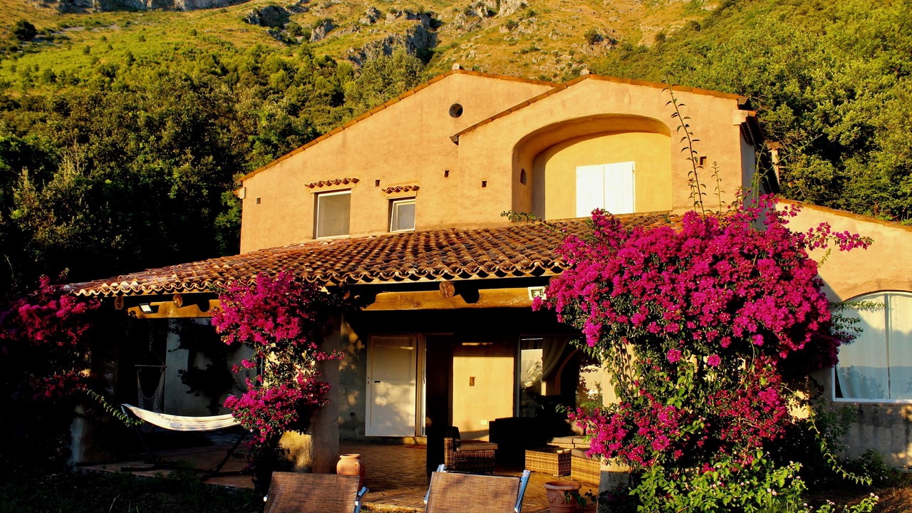 Photo of Outdoor in Cersuta
