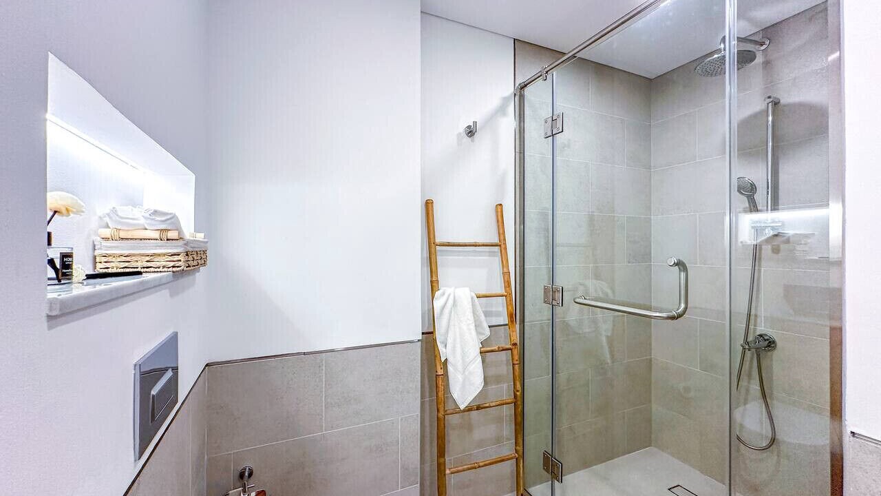 Photo of Bathroom in Umm Suqeim 3